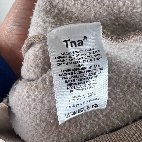 Aritzia TNA Crewneck Sweatshirt Size L - Picture 4 of 5